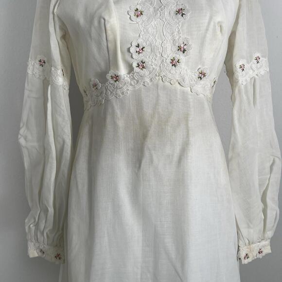 Vintage 1970's Wedding Dress White Pink Rose Details Prairie Cottage Modest - Picture 7 of 15